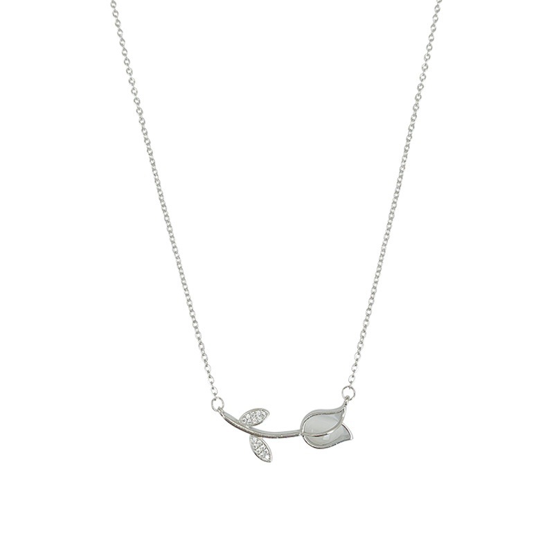 Simple and light luxury style titanium steel necklace, non-fading, niche design, high-end feel, geometric pendant, elegant collarbone chain wholesale Item Picture
