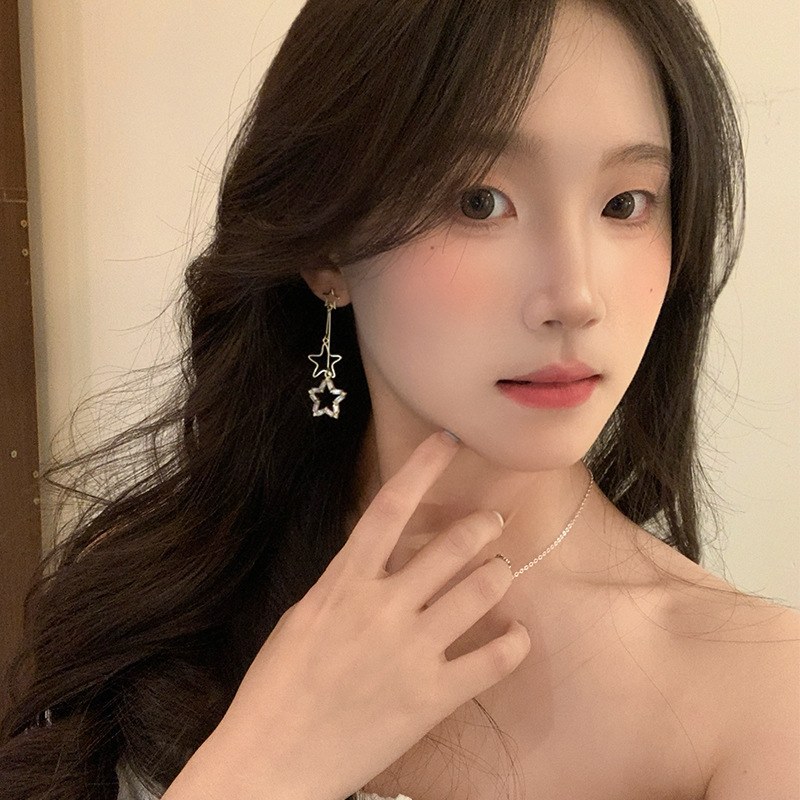 Korean bestseller Super Flash Zircon long tassel five-pointed star earrings for women, simple, fashionable and elegant star stud earrings Application Scenario
