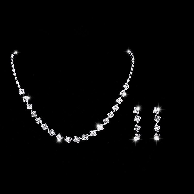 Korean shiny and fashionable rhinestone necklace, earrings set, wedding bride's accessory set, chain, glittering diamond three-piece set N5570 details Picture
