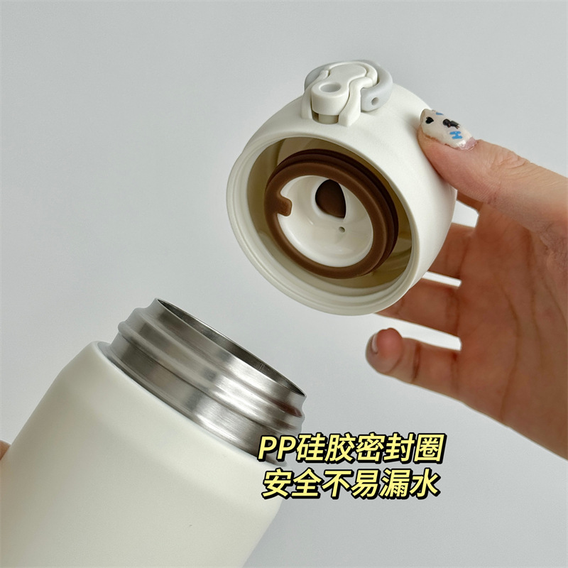 Wholesale of high-appearation-level stainless steel car insulated cups, portable, fashionable and simple water cups, student bouncy lid gift cups Application Scenario