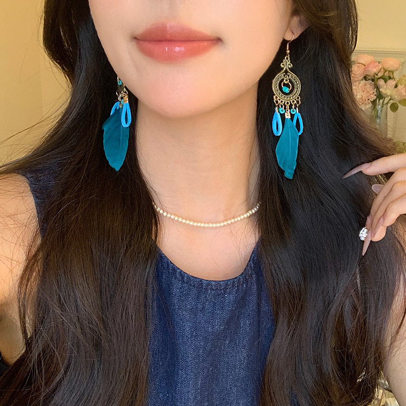 Bohemian ethnic style retro feather ear hook women's high-end and elegant long earrings, wholesale of popular earrings Specification drawing