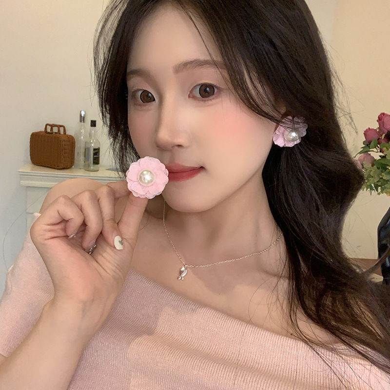 Atmospheric white chiffon flower earrings, sweet and retro floral stud earrings, 2025 new style bestseller, round face earrings Specification drawing