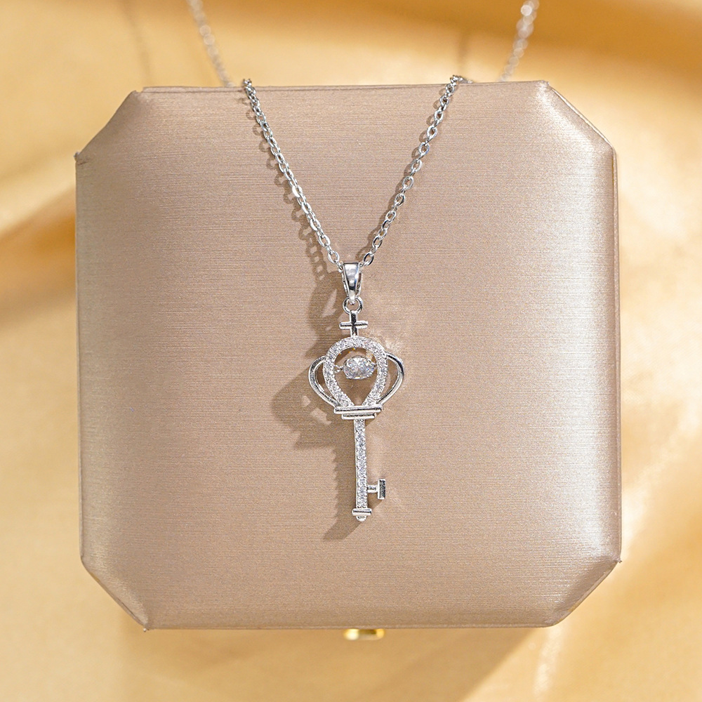 Japanese and Korean design, dynamic key chain pendant, titanium steel necklace, women's niche cold style collarbone chain, net diamond jewelry full figure