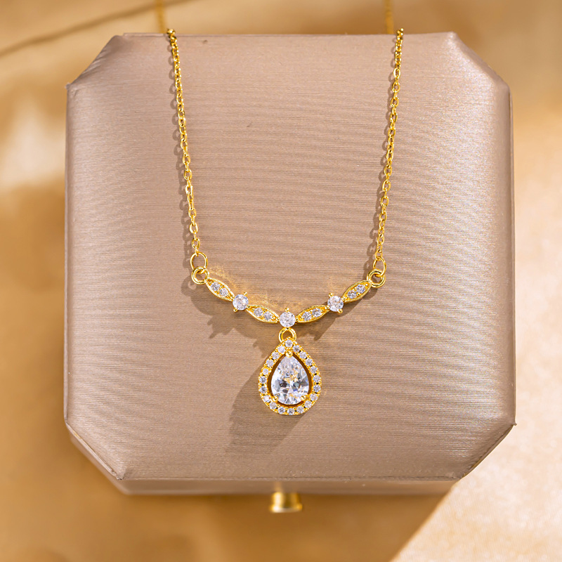 European and American fashionable pearl smile water drop necklace for women, full diamond light luxury collarbone, versatile large zircon pendant, trendy accessory full figure