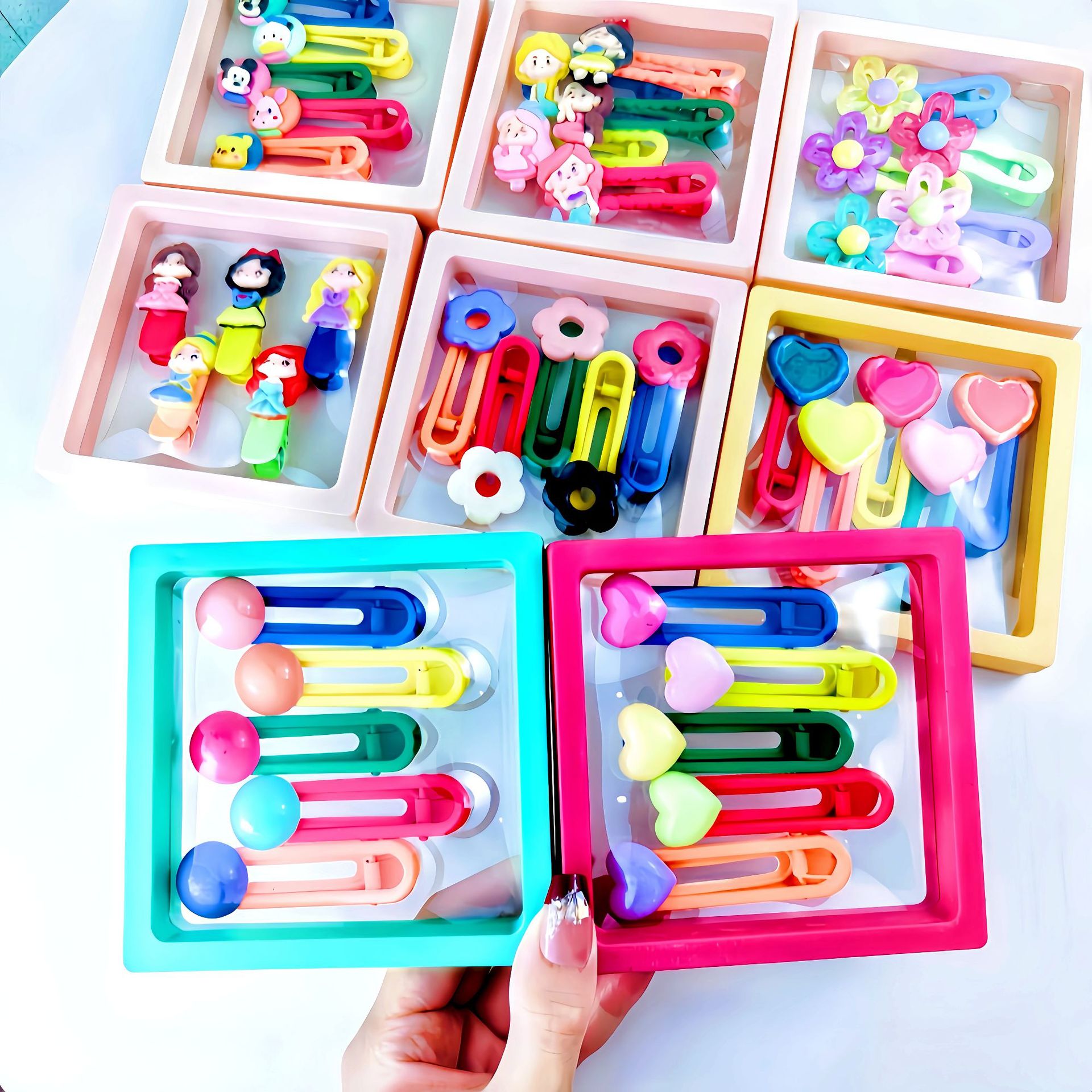 Dopamine-colored hair clips for children, cute candy bean edge clips for girls' bangs, small hair clips for girls' hair clips and hair accessories Application Scenario