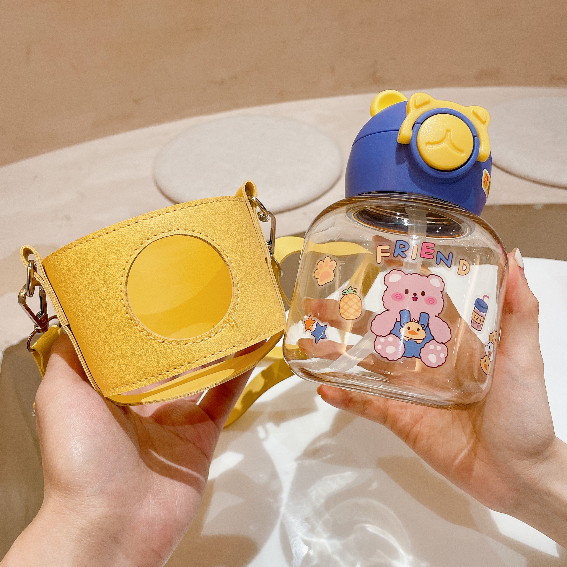 Leather case, large-belted cup with straw, portable and anti-drop children's straw cup, high appearance level for teenage girls, pop-up lid plastic baby water cup Specification drawing