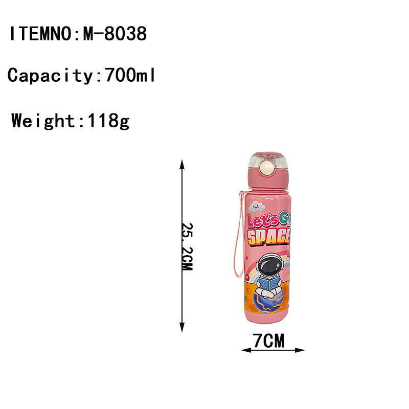 Bouncing lid cross-border new cartoon astronaut water cup, children's portable portable cup, straw water cup, plastic cup Application Scenario