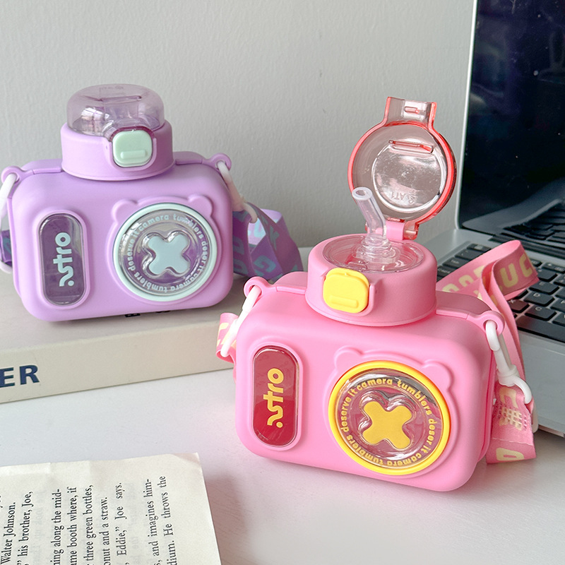Creative camera children's water cup, high appearance level, durable plastic cup, cute, novel and fashionable for girls, wholesale straw cup full figure
