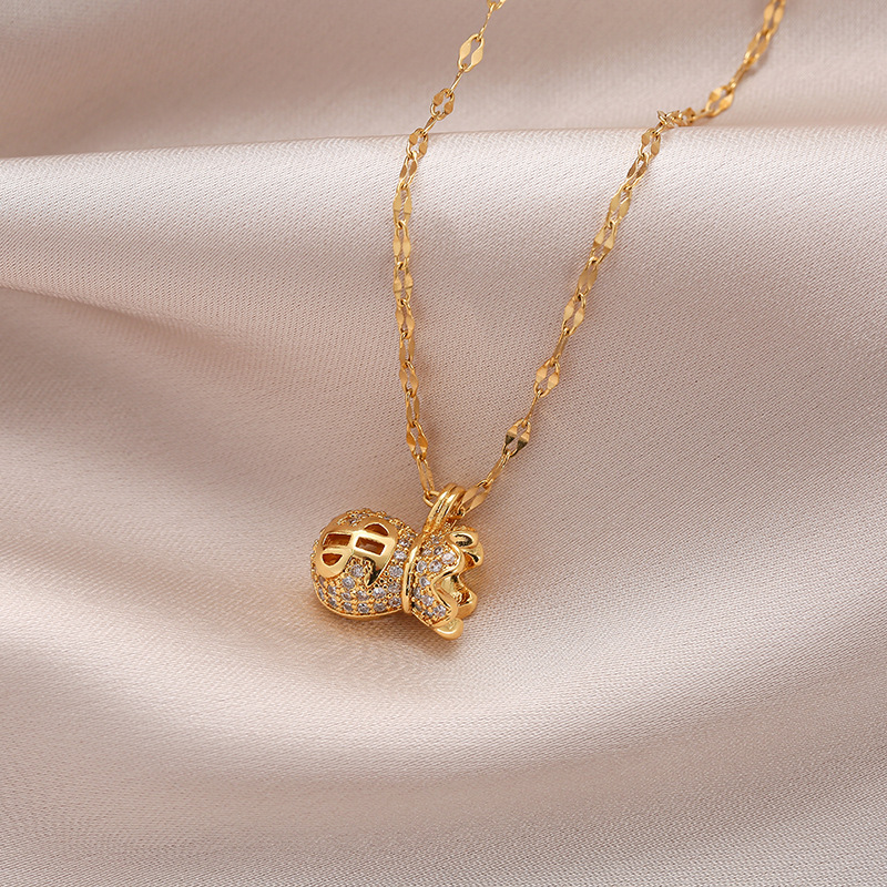 A fashionable and light luxury gold small money bag necklace with full diamonds, a high-end touch for women in summer, a gold-plated collarbone chain, a versatile accessory for Internet celebrities details Picture