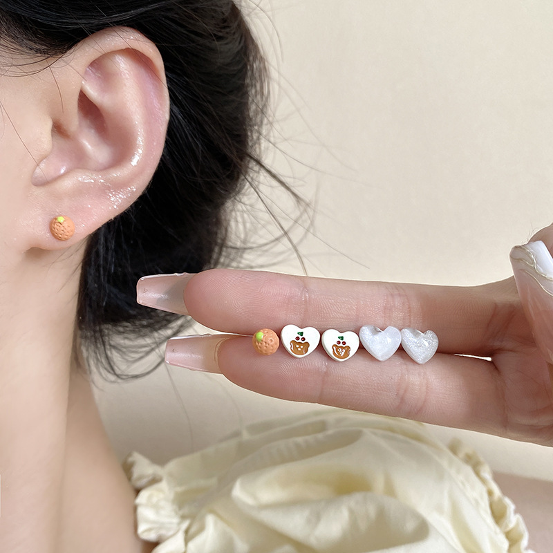 Super ethereal and exquisite mini rabbit set, stud earrings, women's forest style, versatile, niche and high-end earrings, carrot earrings Specification drawing