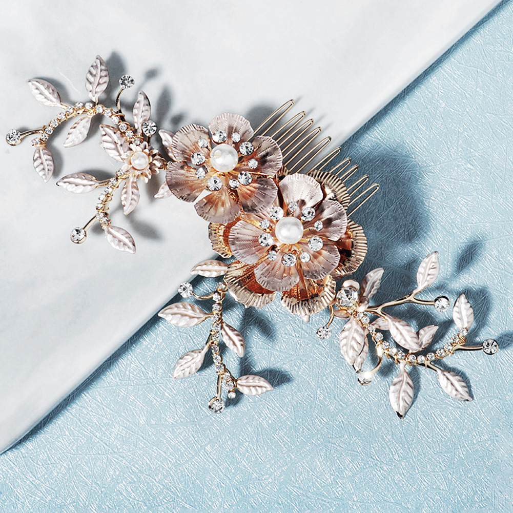 Original design of the bride's hair comb in a court style, retro golden hair comb, elegant crystal handcrafted headwear, wedding dress accessories full figure