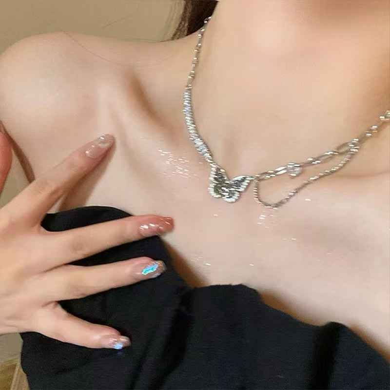 New cross-border black zircon butterfly necklace for women, summer collarbone chain, New Year's necklaces, with a unique and high-end feel details Picture