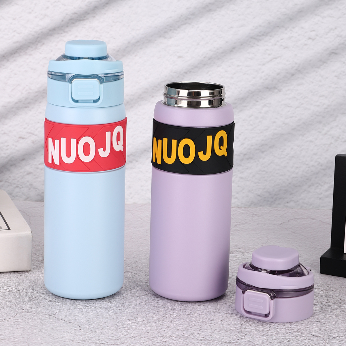 New 304 stainless steel double-drink bouncy cup, large-capacity double-layer vacuum insulated cup, outdoor portable sports water bottle Application Scenario