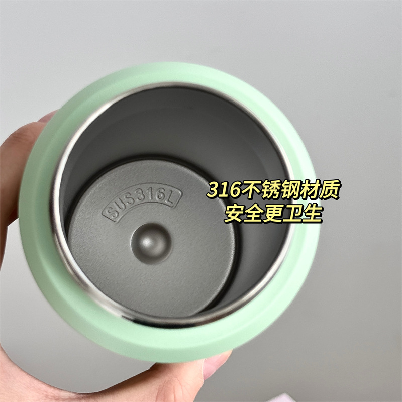 Gradient color stainless steel insulated cup, outdoor high appearance level double-drinking cycling kettle, portable hand-held water cup manufacturer wholesale Application Scenario