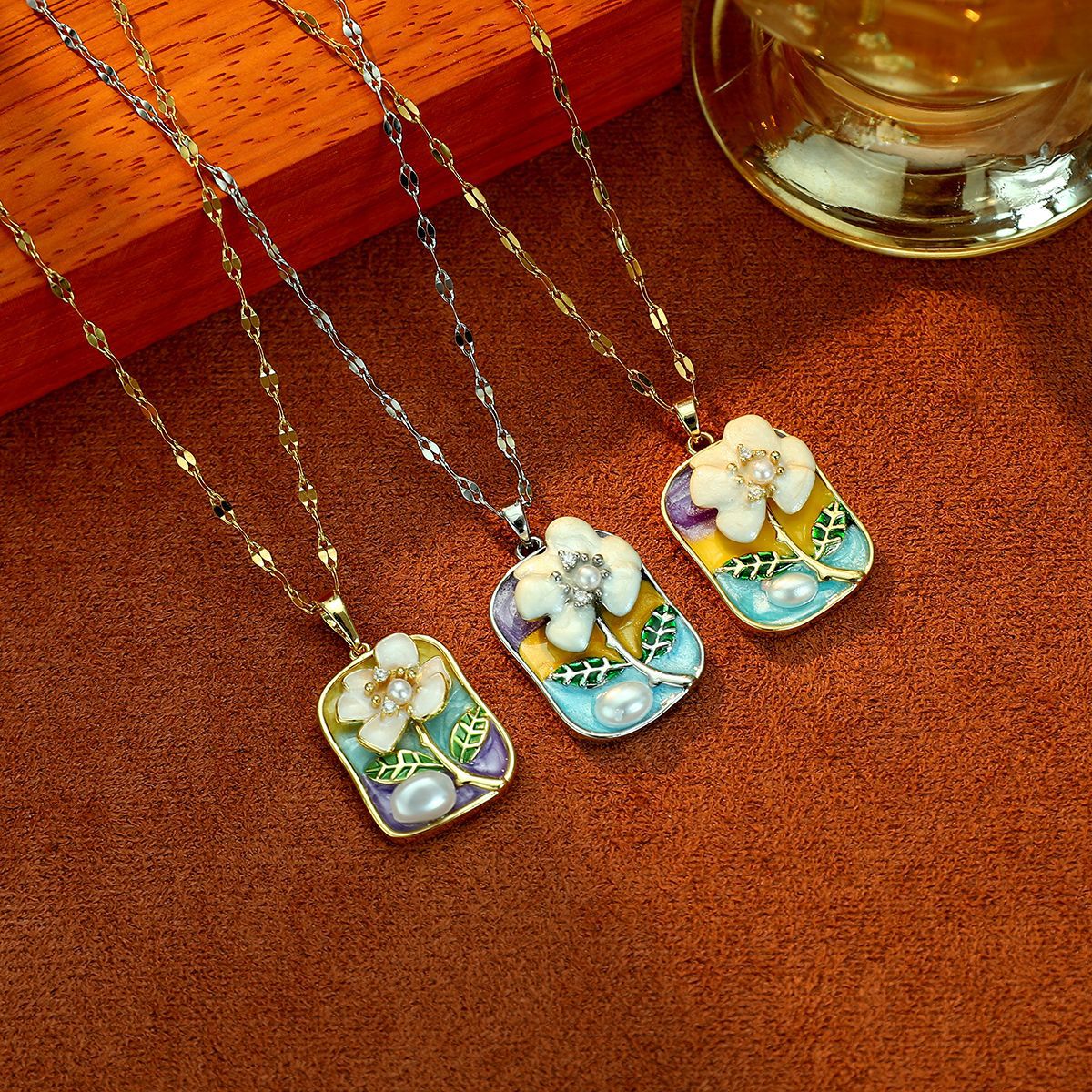 Cross-border French vintage Monet garden necklace, copper micro-inlaid pearl, light luxury pearl, retro oil painting style collarbone chain accessory details Picture