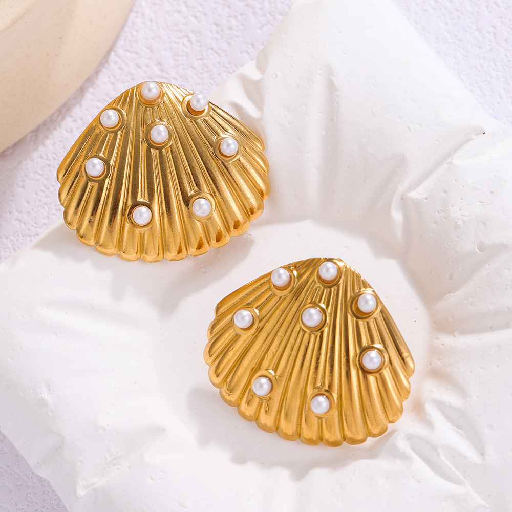 Ocean-style titanium steel ear studs for cross-border supply, anti-color fading, minimalist and niche European and American design, high-end and popular earrings Application Scenario