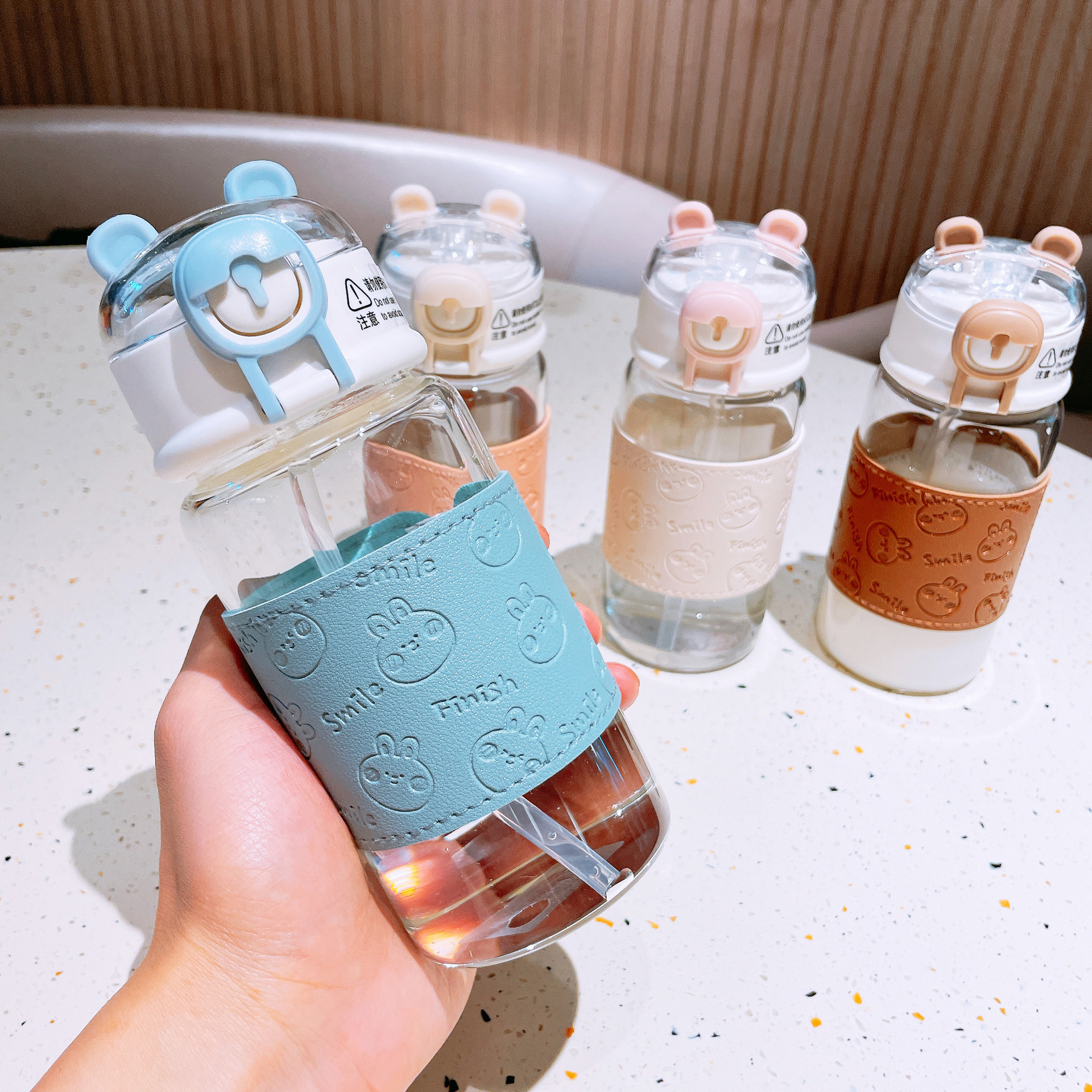 Cute leather case glass cups, cartoon embossed student straw cups, join hands to enhance the appearance level. Pop-up lid anti-scald portable cups Specification drawing