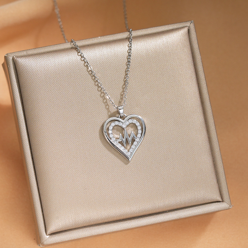 A large, fashionable and luxurious collarbone chain accessory for women, set with zircon full diamonds and electrocardiogram hearts across borders from Europe and America Specification drawing