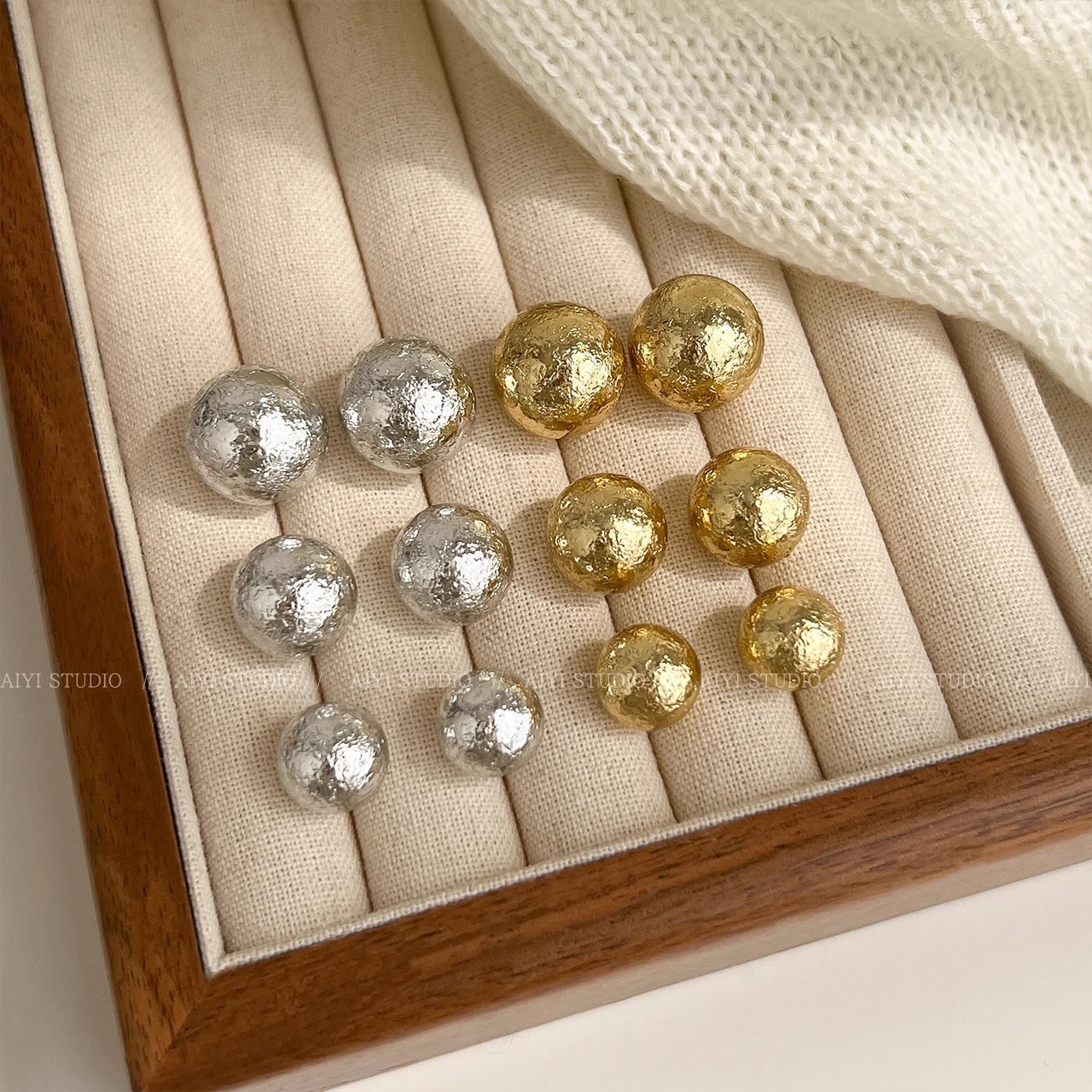 Light luxury, niche and high-end, round stud earrings, fashionable and versatile for women, simple and elegant pearl earrings, wholesale of internet-famous earrings full figure