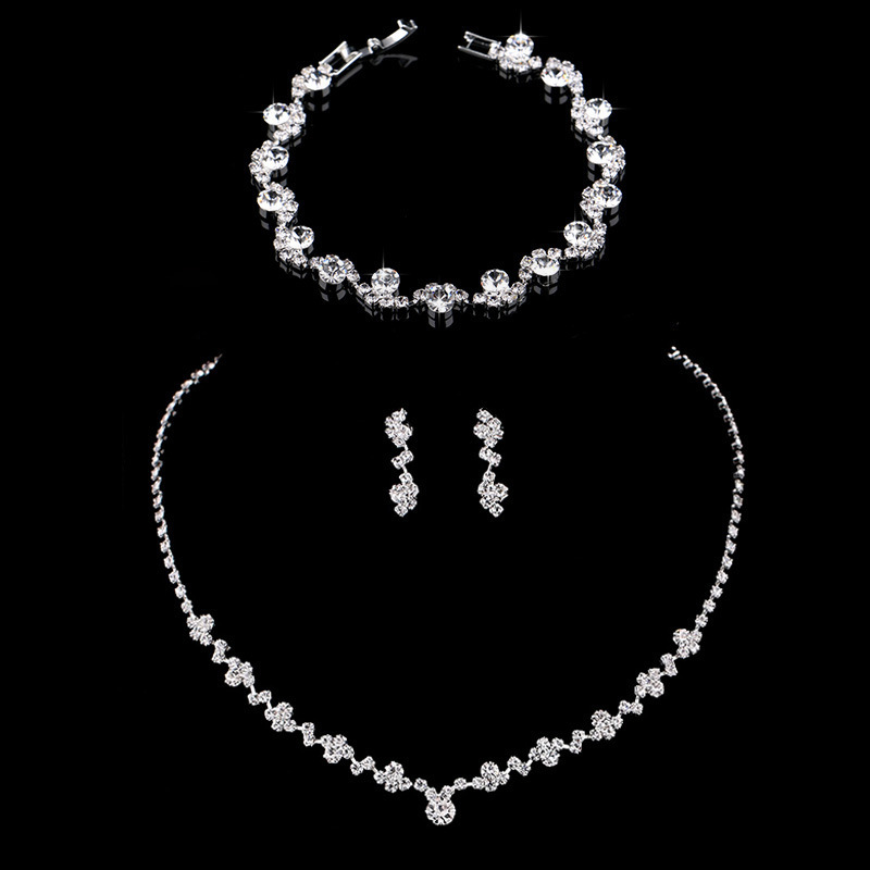 Cross-border bestsellers of bride accessories: Sparkling water diamond earrings, necklaces, bracelets, sets, and popular European and American fashion cross-border necklaces full figure
