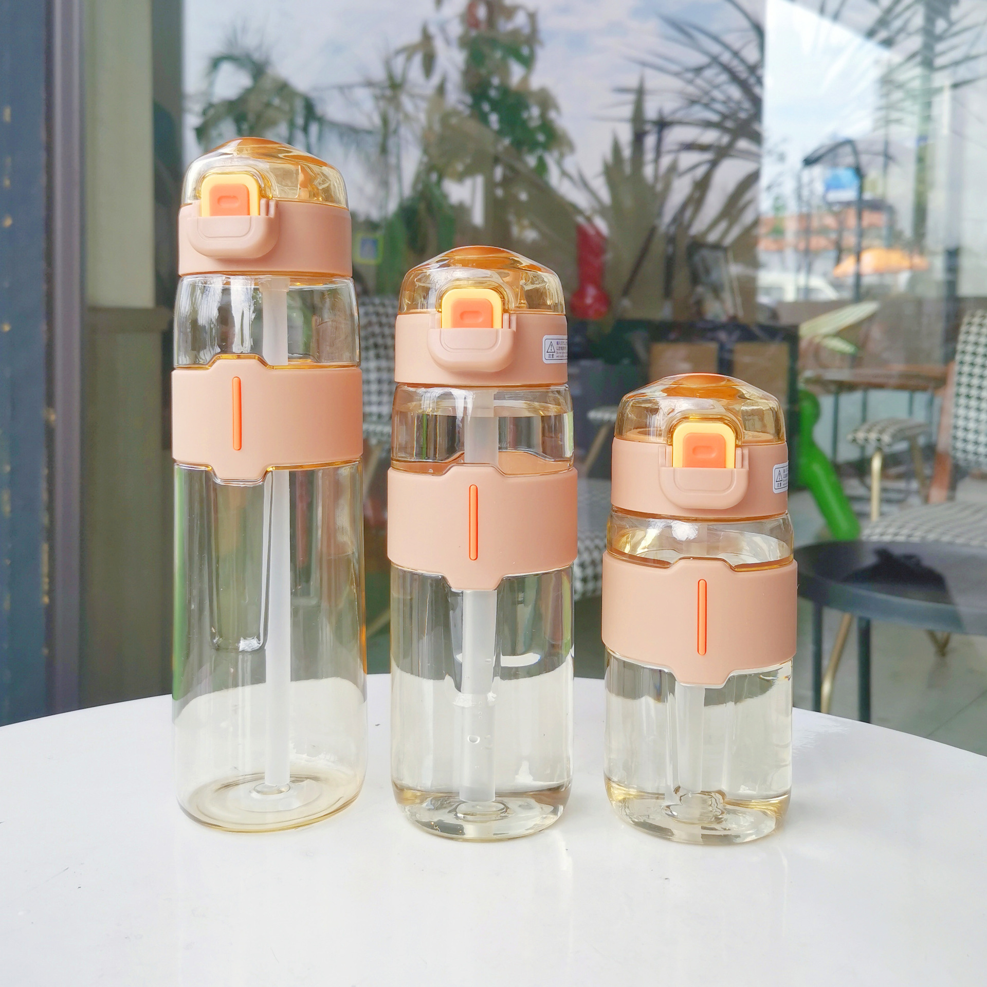 Simple and sporty straw cup, high appearance level, outdoor portable water cup, anti-drop, student couple fitness pop-up lid plastic cup Specification drawing