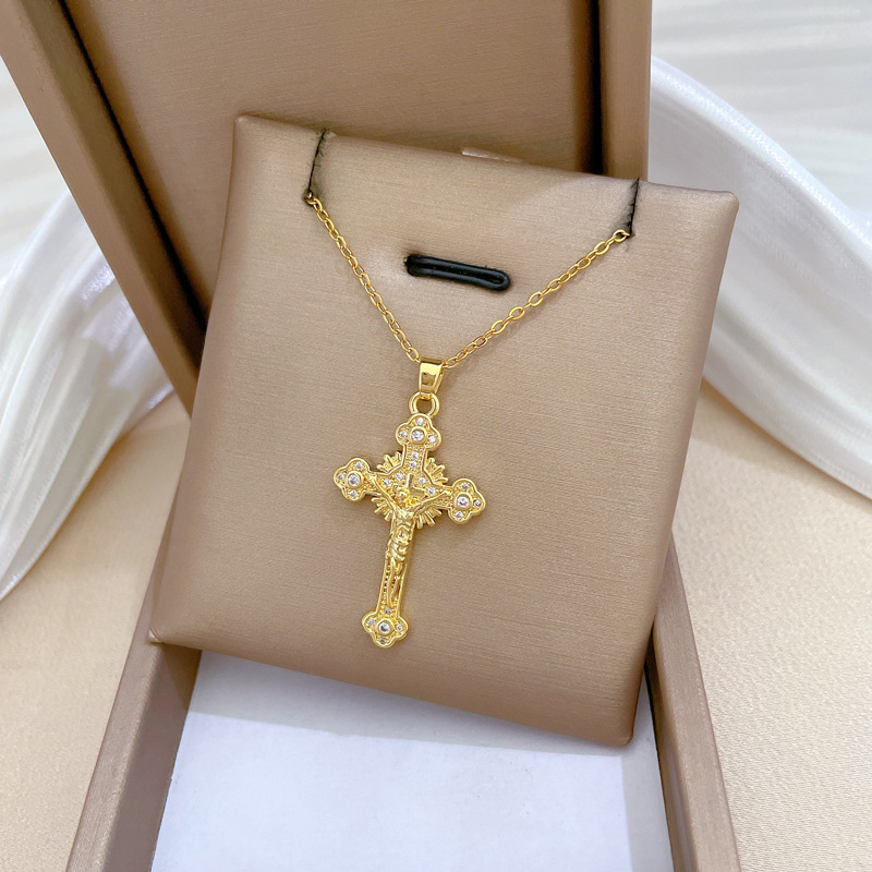 【 Titanium Steel 】 Cross-shaped figure zircon, elegant and luxurious, full diamond necklace, versatile collarbone chain, titanium steel chain Application Scenario