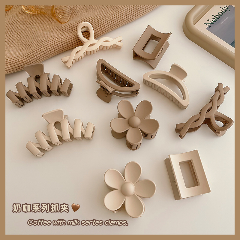 French retro milk coffee color hair clips, large shark hair clips at the back of the head, simple and elegant headwear, hair grabber details Picture