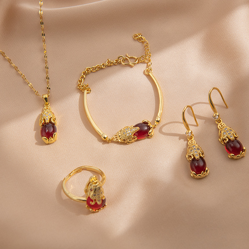 New Chinese-style PI Xiu four-piece set necklace, ring, stud earrings bracelet, women's niche high-end jewelry, internet-famous jewelry details Picture