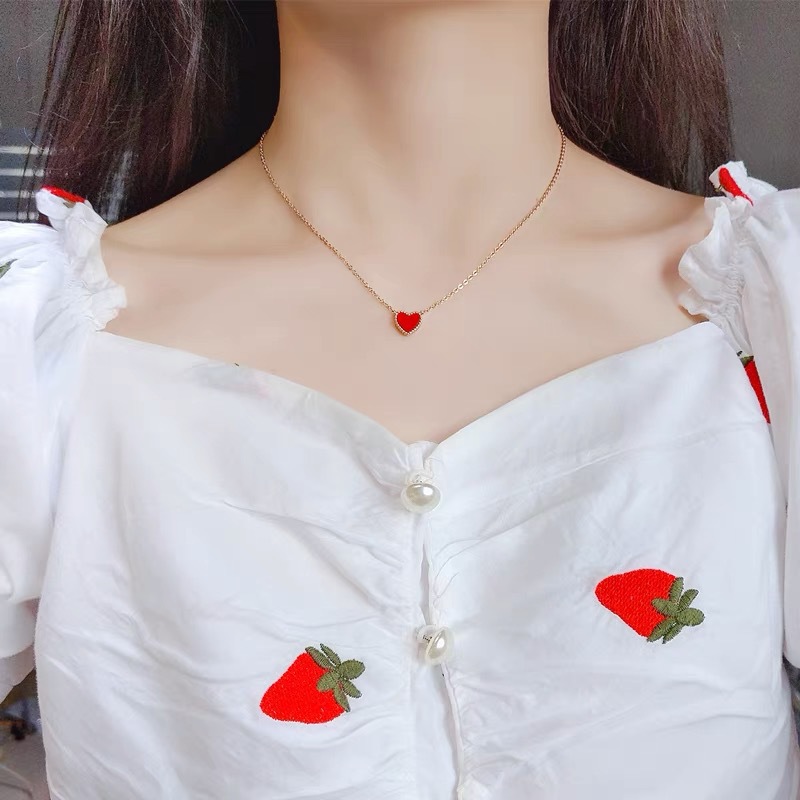 Korean version simple double-sided small red heart titanium steel necklace for women, 18k rose gold heart-shaped design pendant collarbone chain details Picture