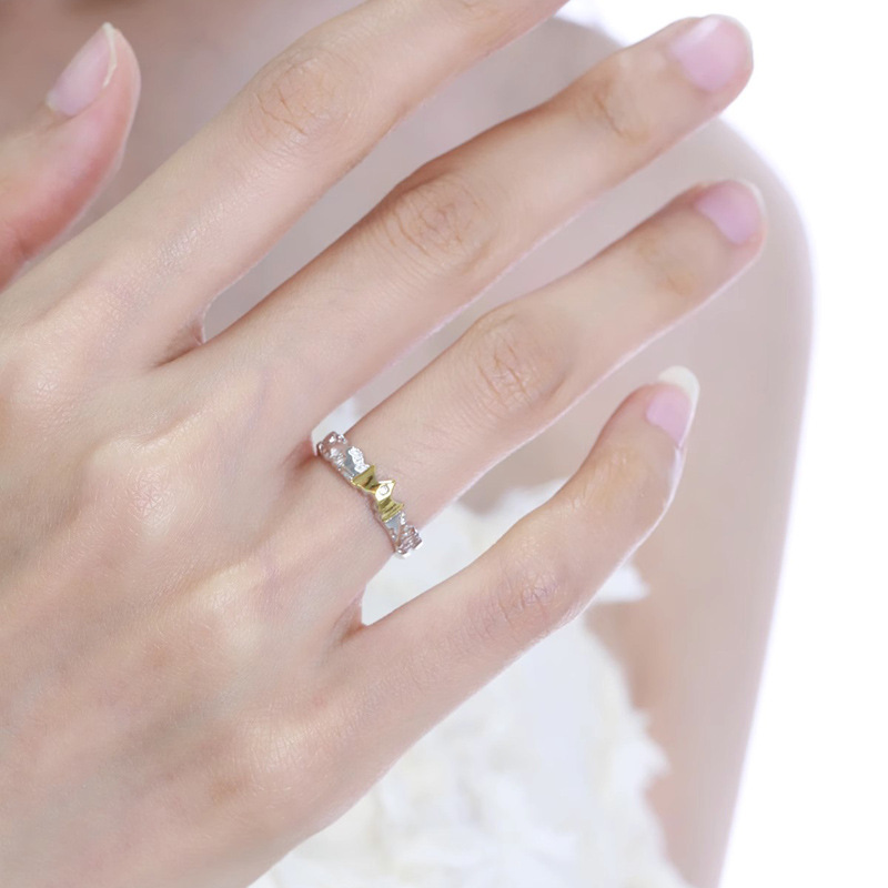 A retro cross ring with a unique texture, a high-end feel, and an open ring. It's a cool and stylish, niche design, and a trendy food ring Specification drawing
