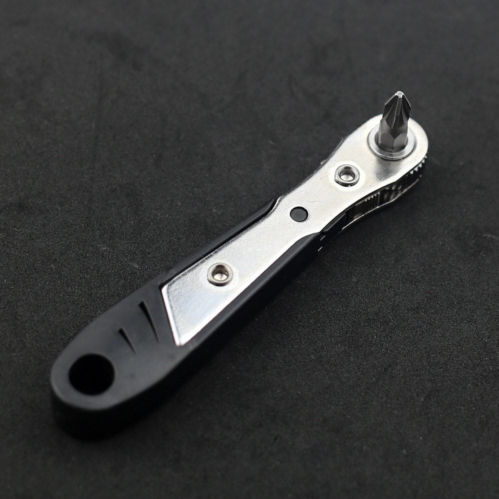 A 36-tooth ratchet screwdriver with bidirectional forward and reverse rotation, L-shaped elbow, corner mudguard and screwdriver for narrow Spaces undefined