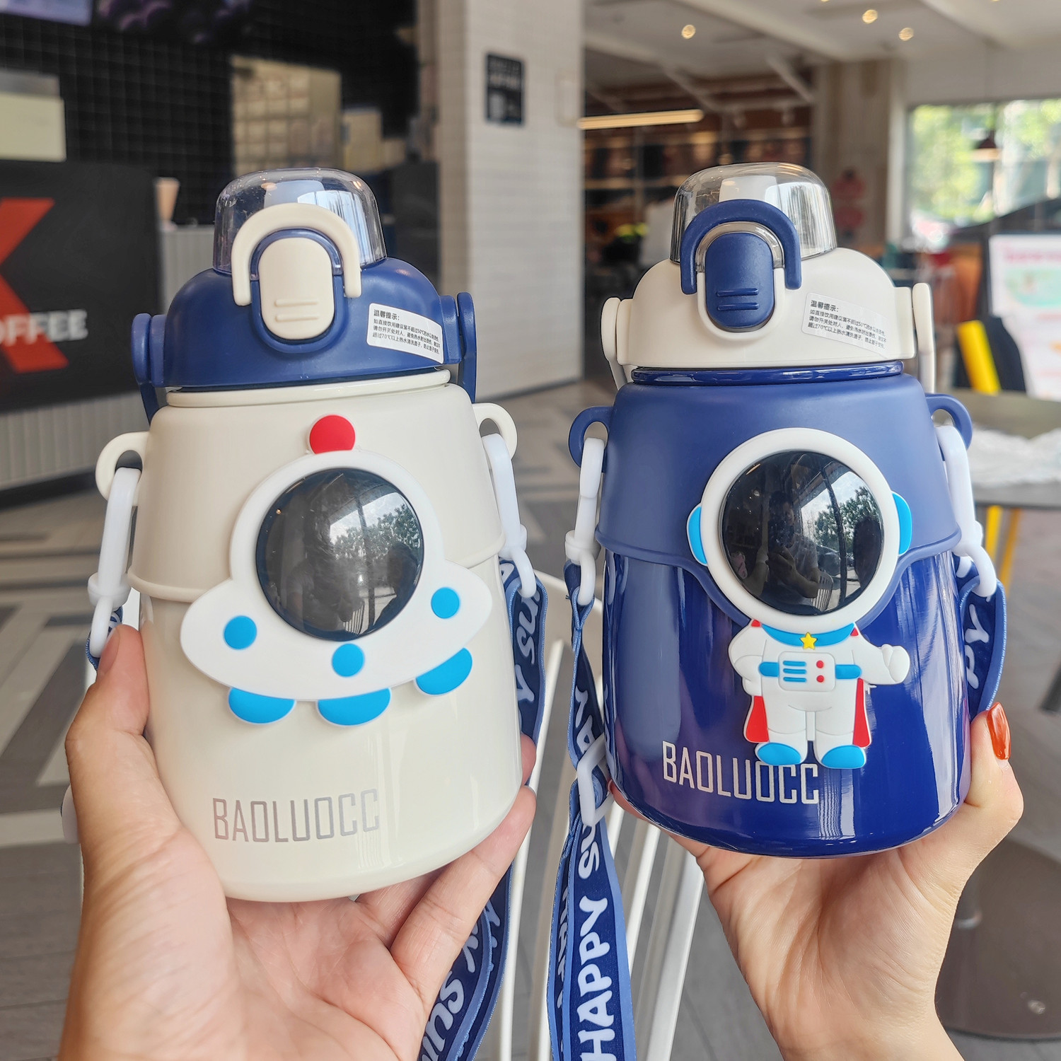 Astronaut insulated cup, big-belted Internet celebrity, high appearance level water bottle, outdoor portable, hand-held, large-capacity stainless steel straw cup details Picture