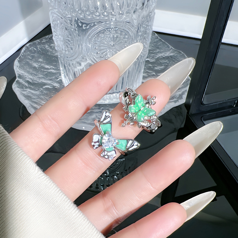 A fresh and light mint green pleated butterfly opening ring for women's Instagram, with a cold and cool style, a unique and high-end feel, and a distinctive index finger ring details Picture