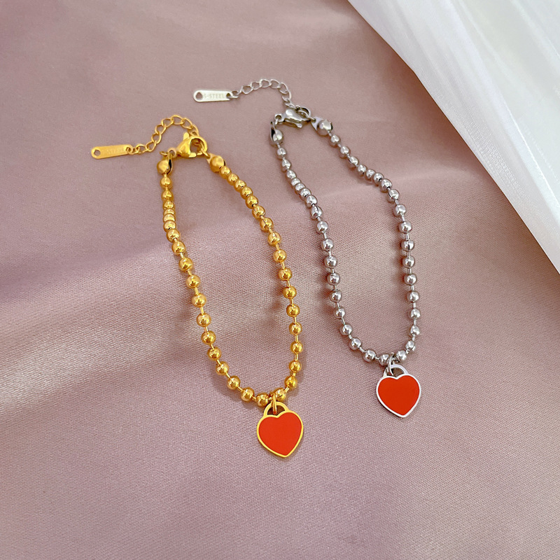 【 All-Titanium Steel 】 Dongdaemun Unique and elegant forest-themed heart-shaped round bead bracelet, a retro gift for female Internet celebrities and best friends Application Scenario
