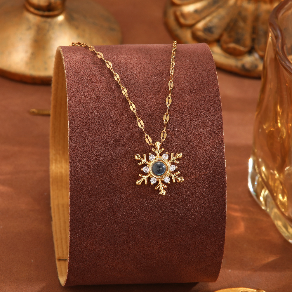 Cross-border European and American fashion copper micro-inlaid 100 languages "I Love You" projection necklace pendant collarbone chain accessories wholesale Application Scenario