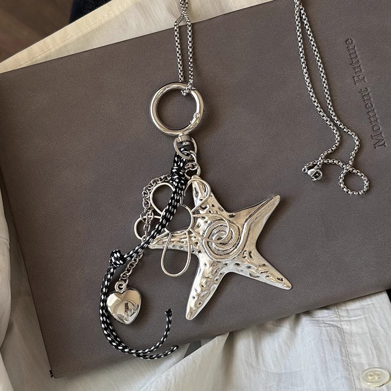 The Sea Star necklace is a niche, retro, sweet and cool, spicy girl style subculture Instagram star sea star personality collarbone chain details Picture