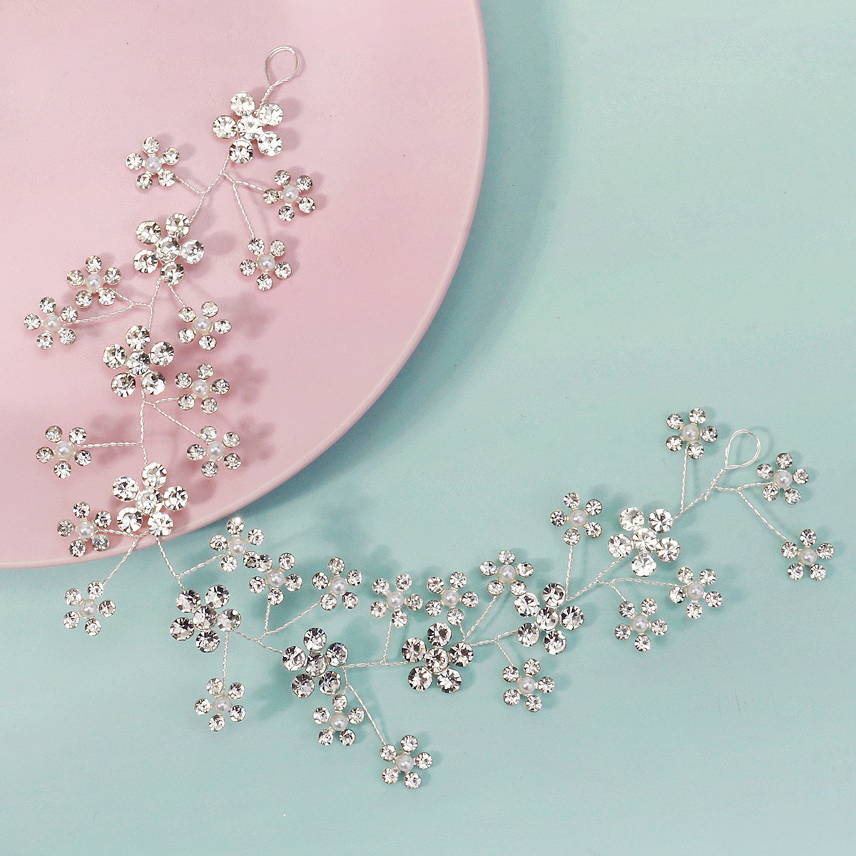 Cross-border bride wedding soft chain hair band, beautiful flower-shaped photo hair accessory, handcrafted pearl plum blossom diamond hair band for girls details Picture