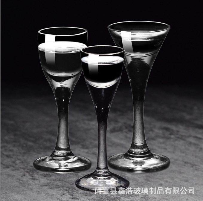 Glass liquor cups, spirits cups, small wine glasses, bullet cups, 10ml one-mouth cups, hotel and restaurant sets, factory logos available details Picture
