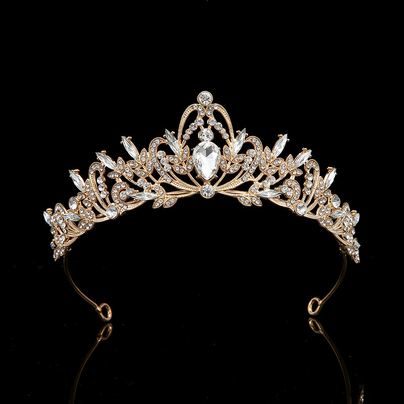 The bride's headwear is sweet water diamond. The bride's wedding crown is a wedding hair accessory. It is a Korean-style light luxury and simple princess crown hair band Application Scenario