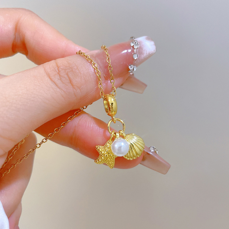 【 Titanium Steel 】 Shell, star, pearl, light luxury, elegant, full diamond necklace, versatile collarbone chain, titanium steel chain for women Application Scenario