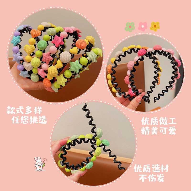 Children's cartoon hair band, a perfect tool for organizing broken hair. Girls' hair won't be damaged. Anti-slip bangs. Little girls' candy headband Application Scenario