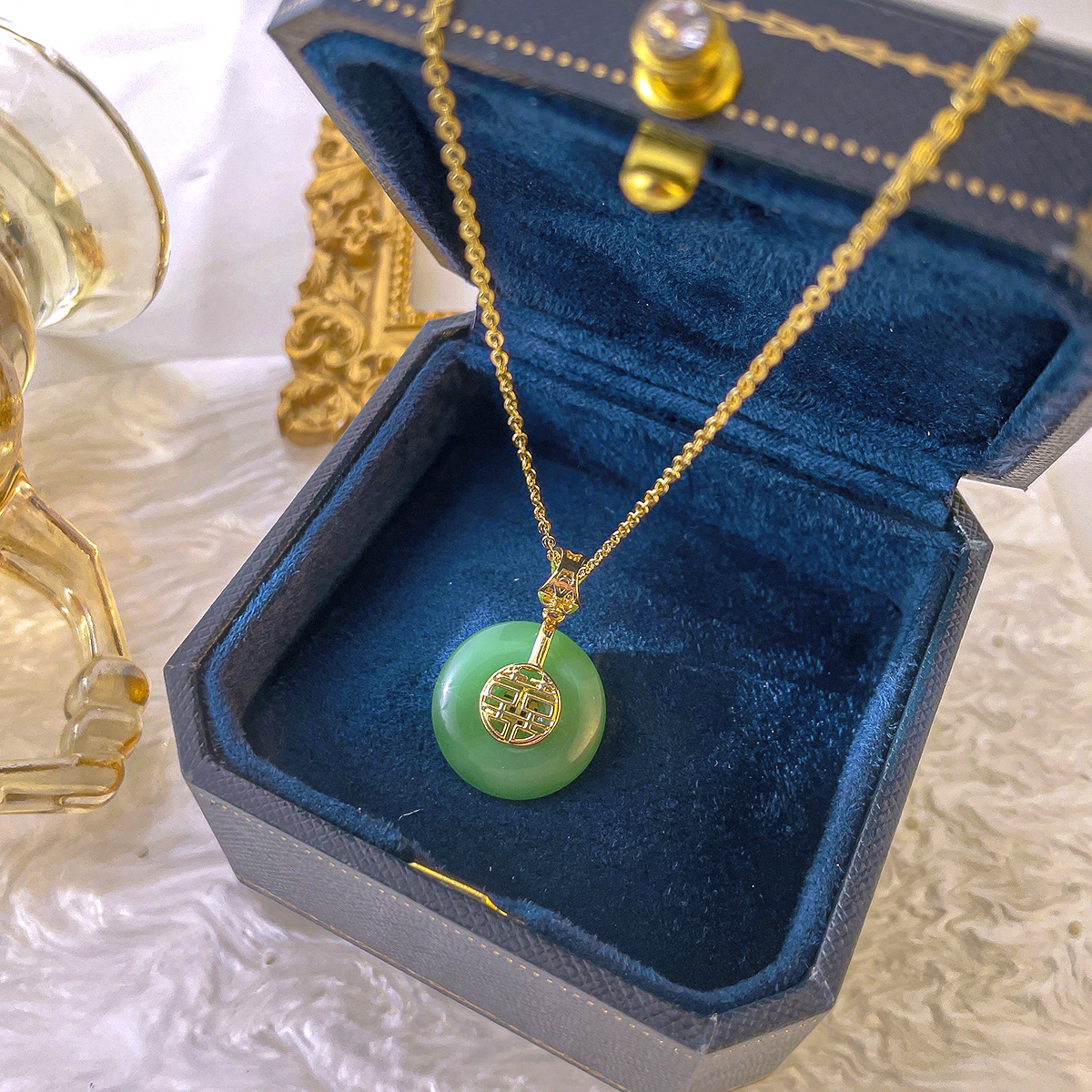 Japanese and Korean light luxury Fuxi double-sided safety pendant titanium steel necklace for women, 18k real gold electroplated coldbone chain, fresh and clean details Picture