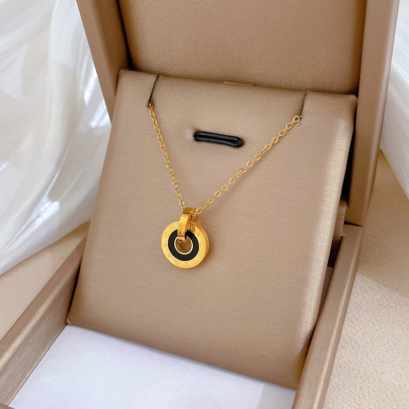 【 All-titanium Steel 】 Roman ring minimalist style furnace with real gold necklace, female Instagram influencer collarbone chain accessory Application Scenario