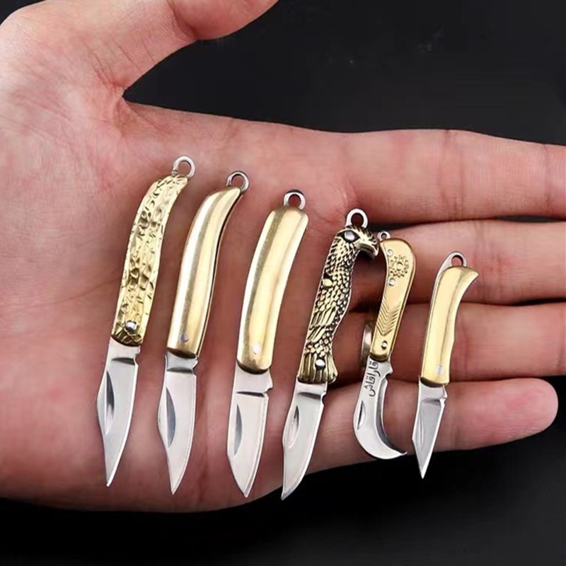 Mini brass folding knife, sharp and exquisite small knife, portable keychain, pendant, pocket knife, self-defense, unpacking packages full figure