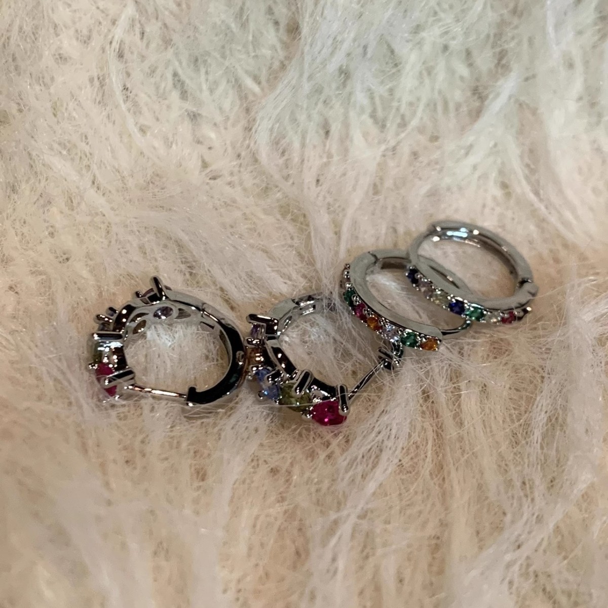 Colorful diamond-encrusted ear buckles for women, sweet and cool, fashionable and simple, ins style, versatile earrings, light luxury and high-end earrings Application Scenario