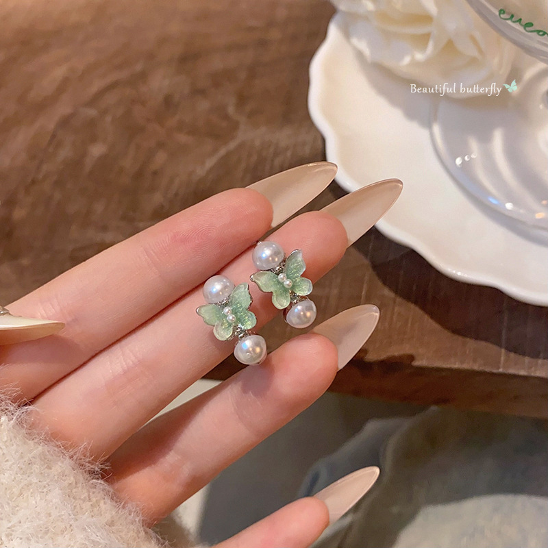 Korean bestsellers, sweet butterfly stud earrings, women's niche and versatile pearl earrings, unique and trendy high-end earrings Specification drawing