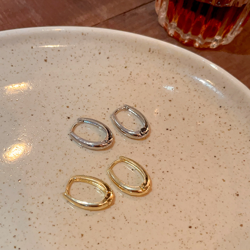 Metal oval plain ring ear buckles for women 2025 new style light luxury high-end earrings, fashionable and versatile water drop round face earrings Specification drawing