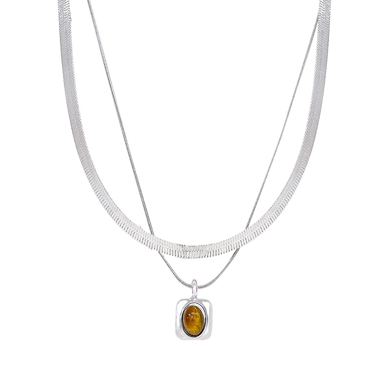 The Maillard double-layered tiger's eye necklace exudes a high-end feminine charm, is a niche and versatile piece. The snake bone chain has a sweet and cool style, and the collarbone chain is trendy Item Picture