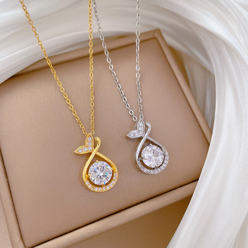 【 Titanium Steel 】 Fishtail water drop full diamond fashionable, light luxury, elegant and luxurious full diamond necklace, versatile for women, collarbone chain titanium steel full figure