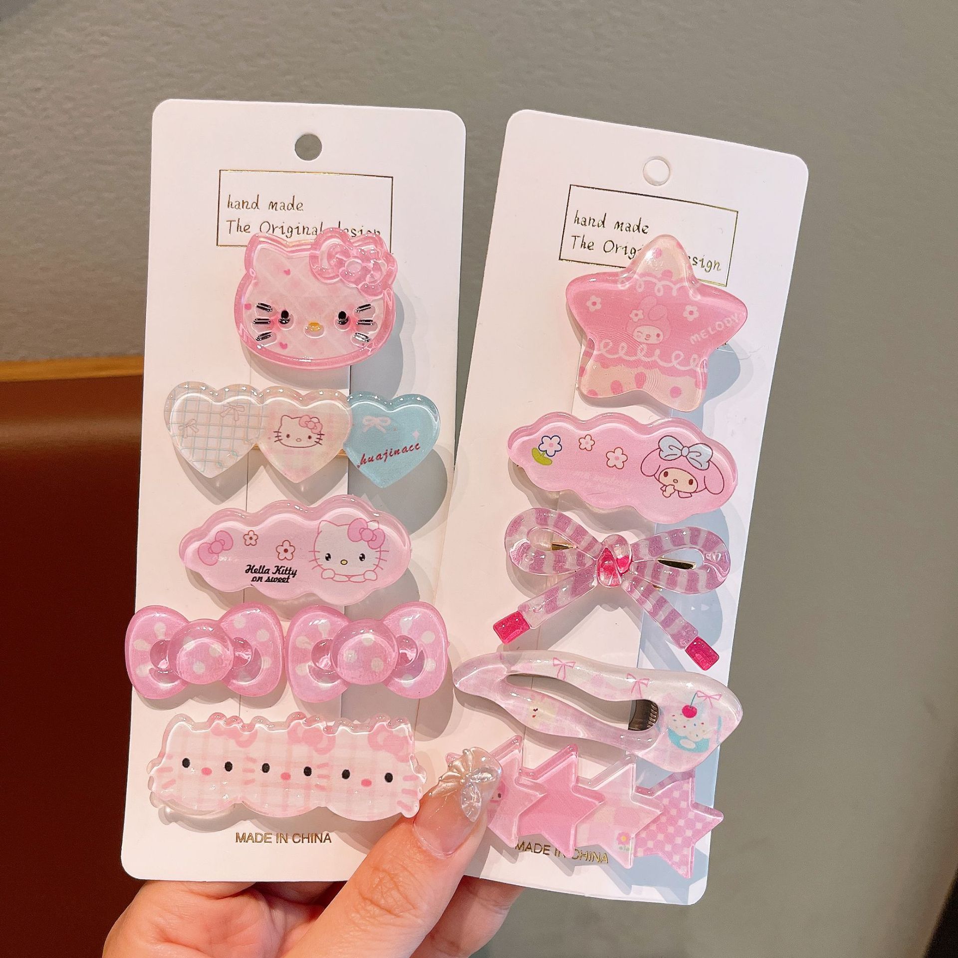 Cartoon and cute Sanrio bow hair clip, sweet and adorable girl's heart, fringe clip, student hair accessory Application Scenario